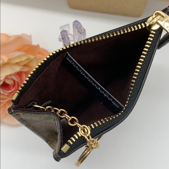 Mini Skinny Id Case In Signature Canvas - Picture 10 of 16